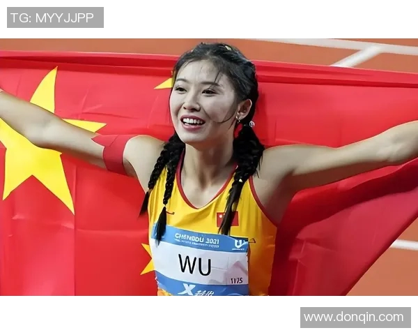 吴艳妮足球明星拼图壁纸展现运动魅力与青春活力的完美结合